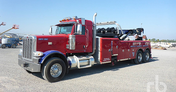 2018 Peterbilt 388 tow truck 2013 Peterbilt 388 tow truck sold at Ritchie Bros. auction